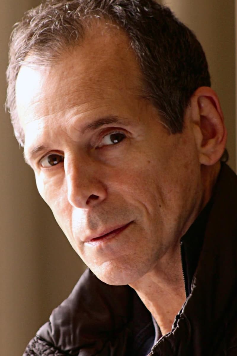 Фото  (T. Ryder Smith)