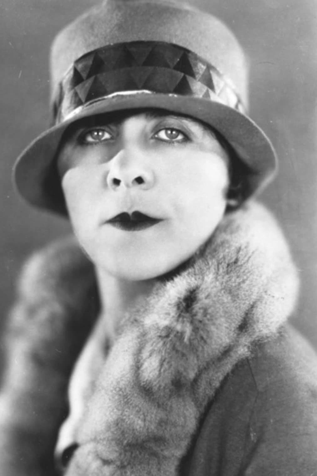 Фото Соня Левиен (Sonya Levien)