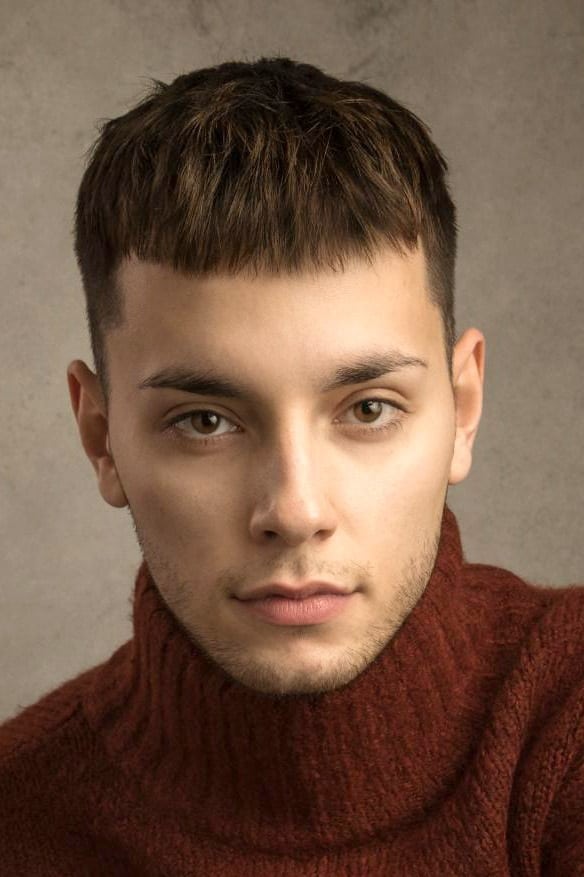 Фото Макс Харвуд (Max Harwood)