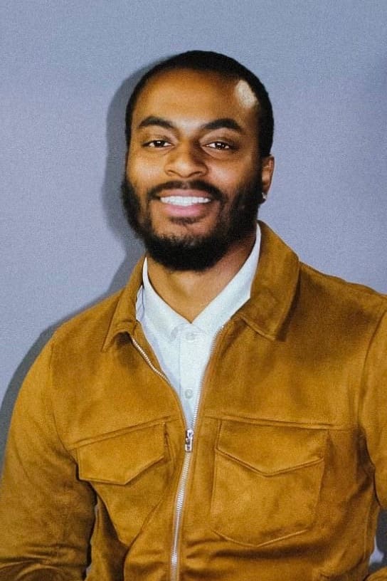 Фото  (Logan X. Brown)