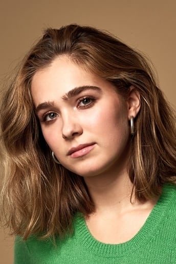 Фото Хейли Лу Ричардсон (Haley Lu Richardson)