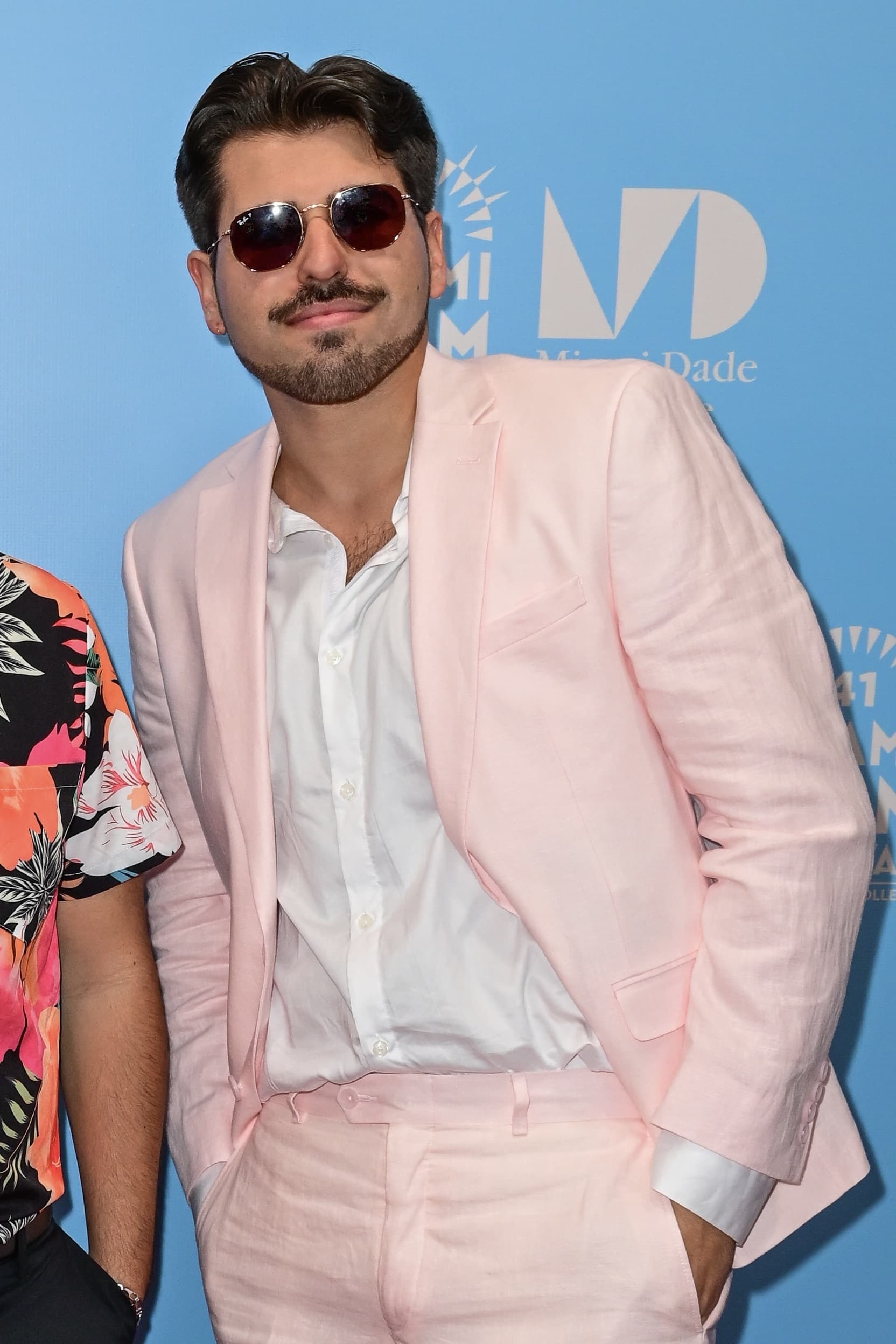 Фото  (Chris Rodriguez)