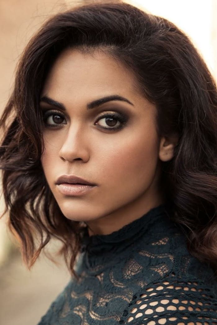 Фото Моника Реймунд (Monica Raymund)