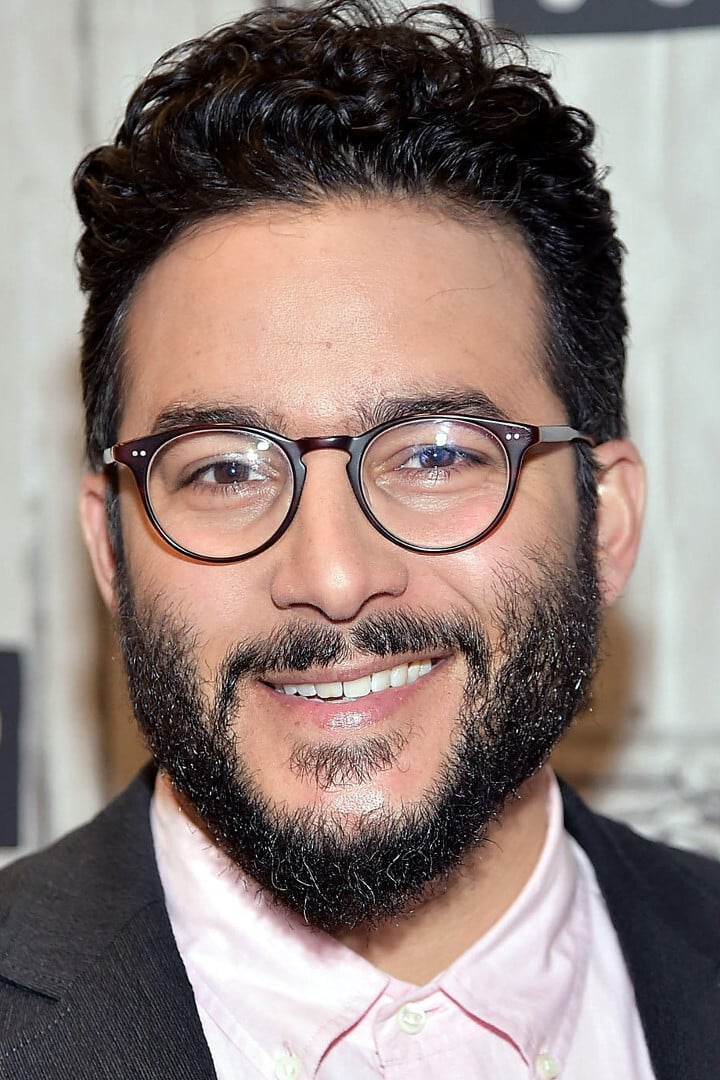 Фото Эннис Эсмер (Ennis Esmer)