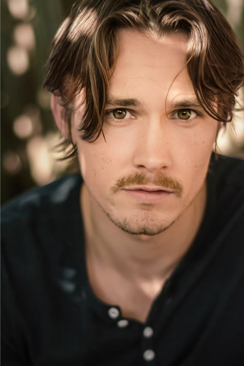 Фото Том Стивенс (Tom Stevens)