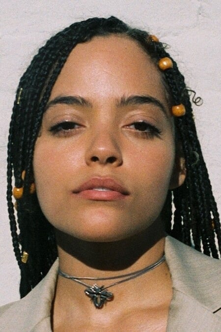 Фото Квинтесса Суинделл (Quintessa Swindell)