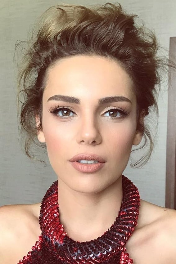 Фото Ягмур Танрисевсин (Yağmur Tanrisevsin)