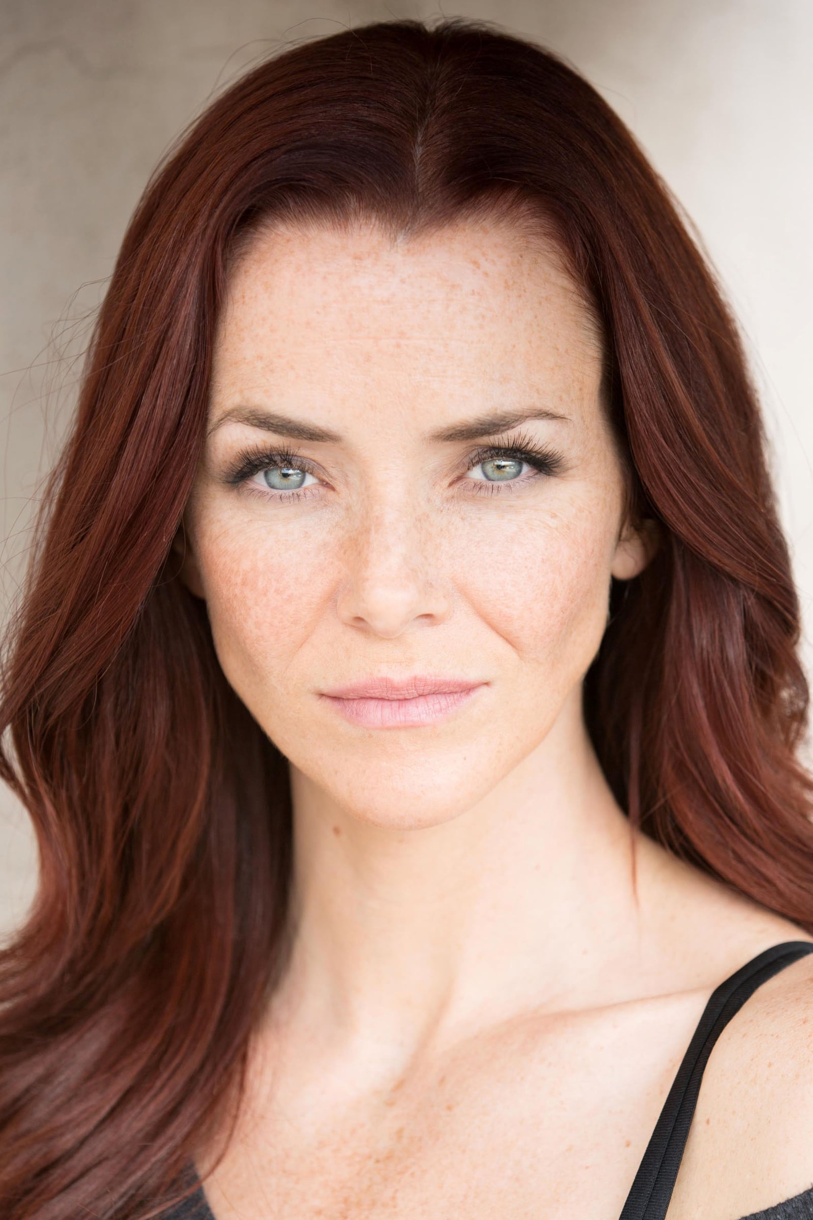 Фото  (Annie Wersching)