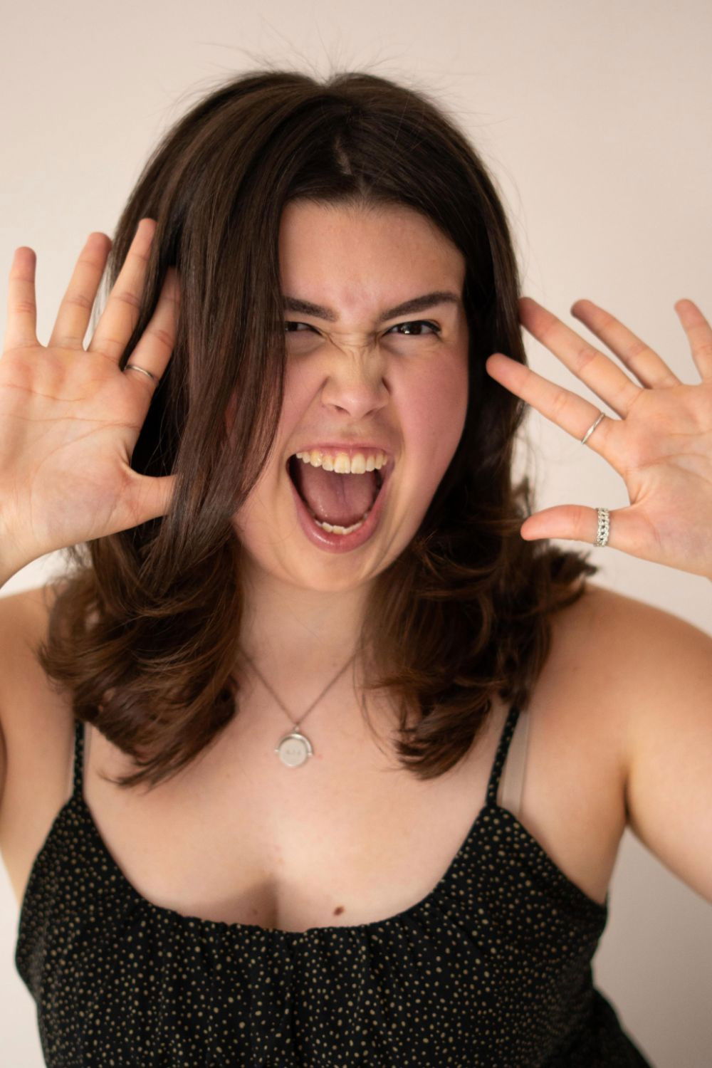 Фото  (Julia Guest)