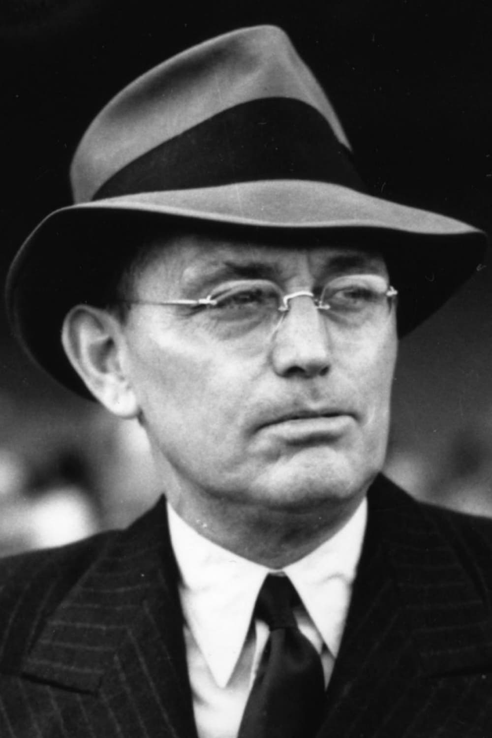 Фото  (Damon Runyon)