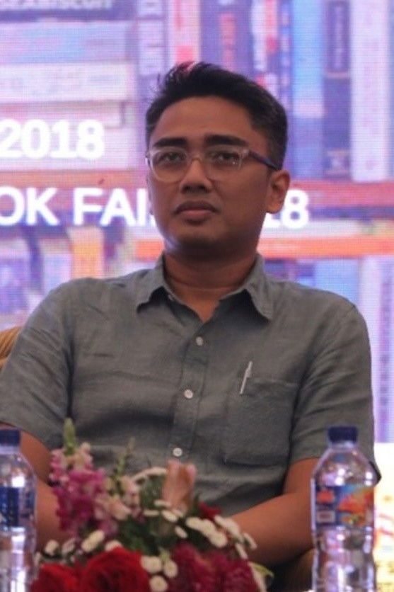 Фото  (Rama Adi)