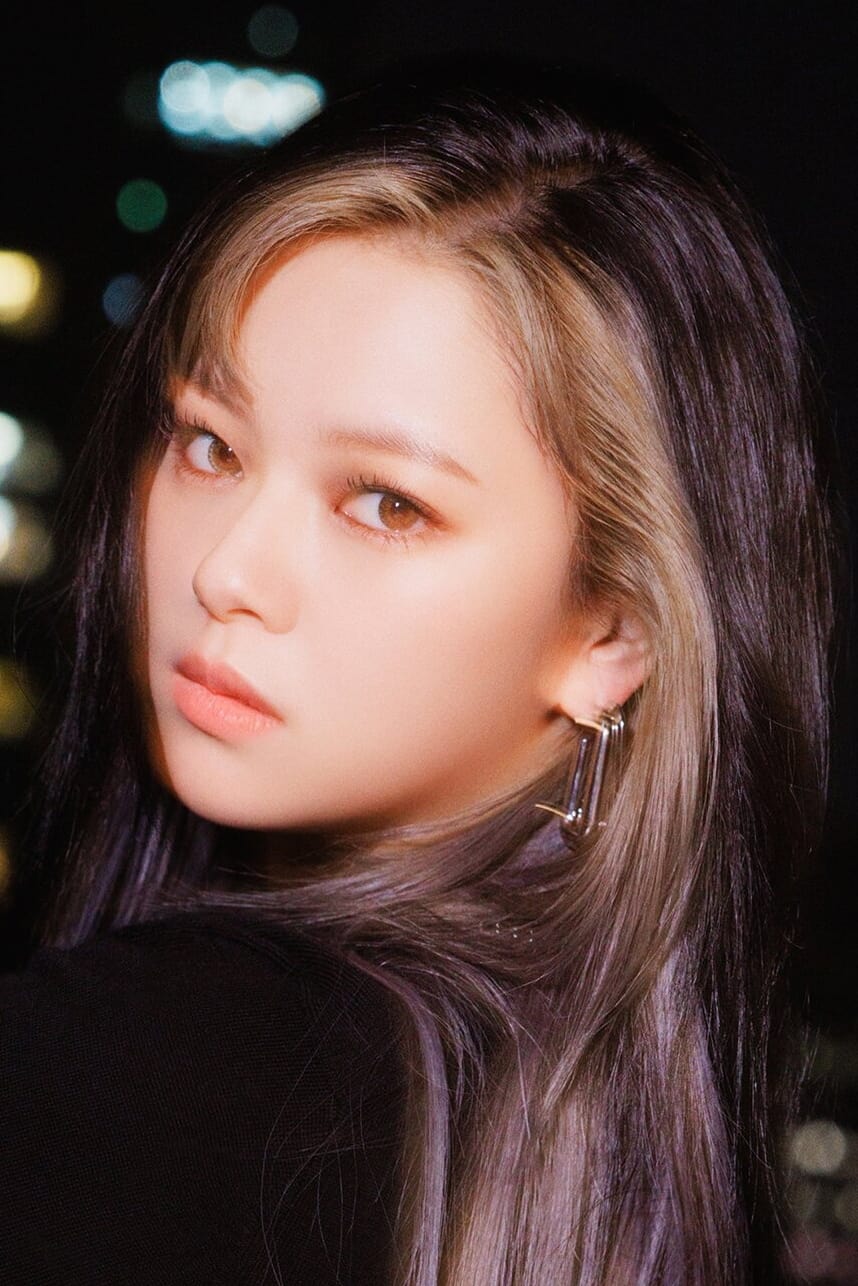 Фото Ю Чонг-ён (JEONGYEON)