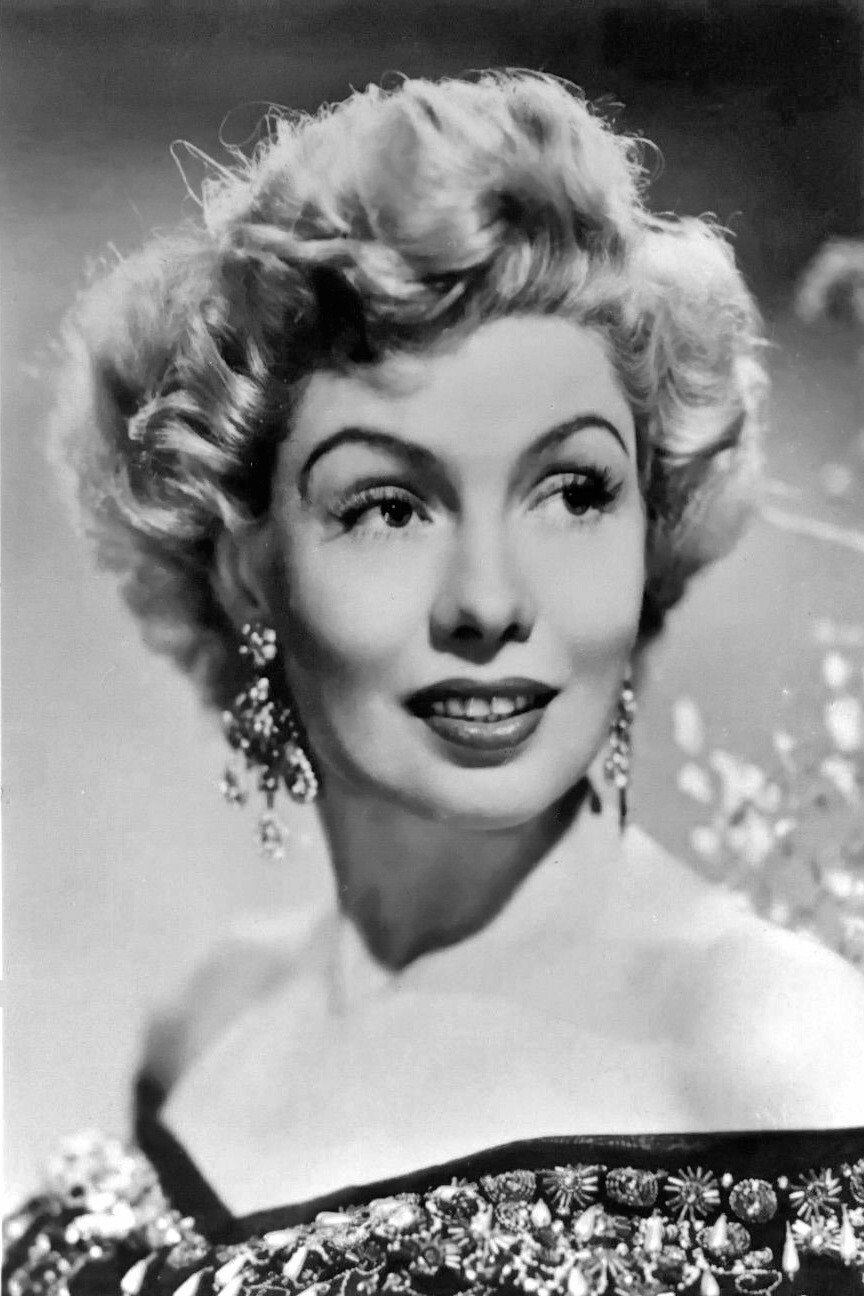 Фото Yolande Donlan