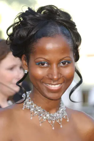 Фото Элли Даунс #45700