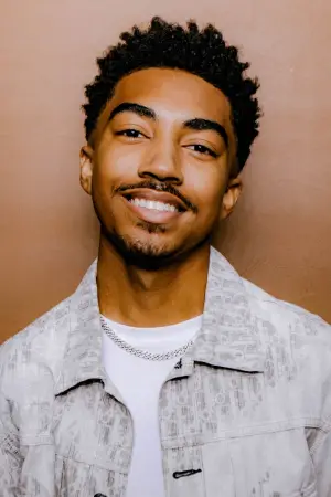 Фото Майлз Браун #337999