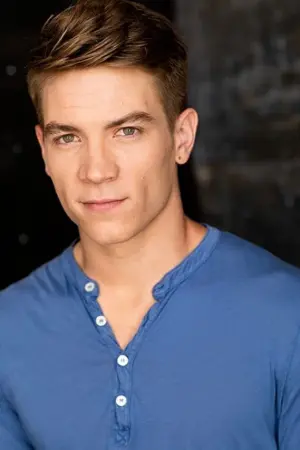 Фото  (Lucas Adams) #233650