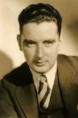 Фото Майлз Коннолли #141575