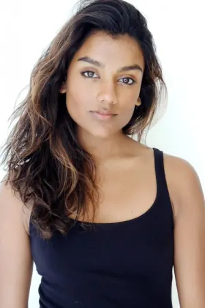 Фото Симона Эшли (Simone Ashley) #8382