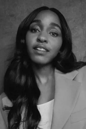 Фото Айо Эдебири (Ayo Edebiri) #4951