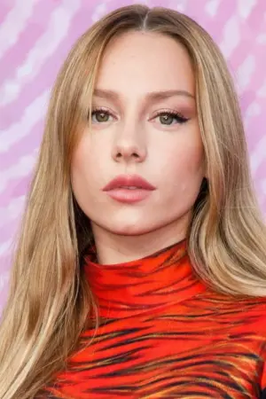 Фото Эстер Экспозито #152738