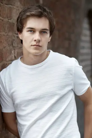 Фото Карл Хьюз #5122