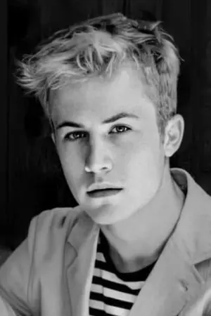 Фото Дилан Миннетт (Dylan Minnette) #70068