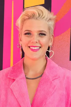 Фото  (Betty Who) #332492