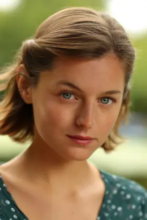 Фото Эмма Коррин (Emma Corrin) #62140