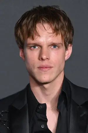 Фото Финн Беннетт #345285