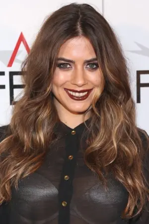 Фото Лоренца Иццо (Lorenza Izzo) #32086