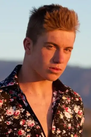 Фото Николас Поли #343753