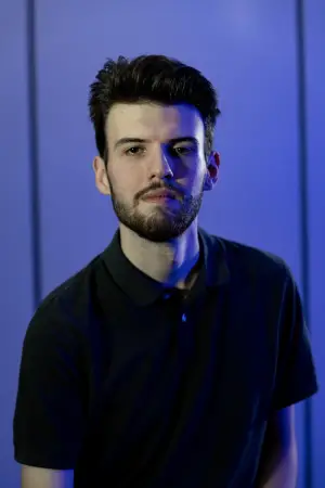 Фото  (Sean Walker) #352353