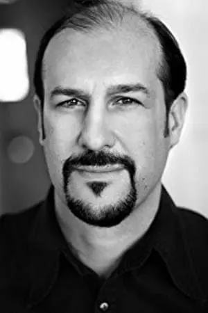 Фото Мэттью Дилан Робертс #53249