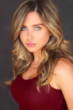 Фото Райан Уитни Ньюман #45064