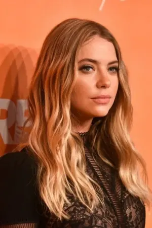 Фото Эшли Бенсон #30373