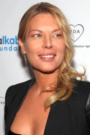 Фото Дебора Кара Унгер (Deborah Kara Unger) #45159