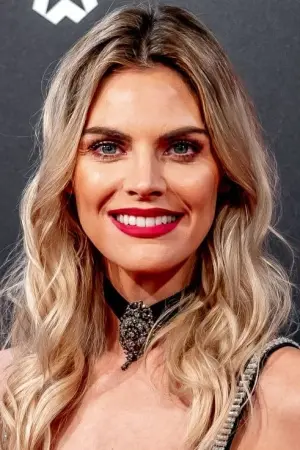 Фото  (Amaia Salamanca) #236779