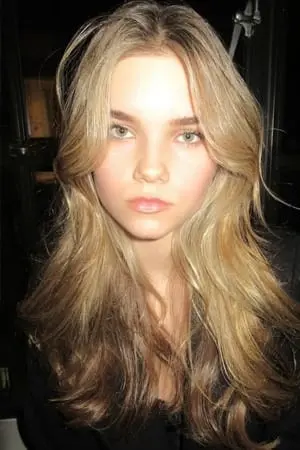 Фото Эммелин Лука Бэйл #9076