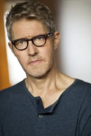 Фото Джей Си Маккензи #9650