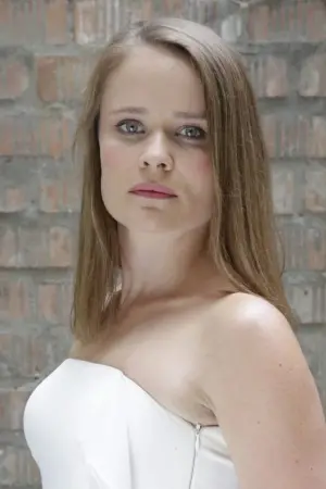 Фото Эстер Чепай #204822