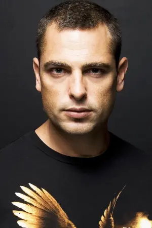 Фото Глен Леви #24894