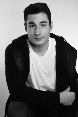 Фото Джоуи Амброзини #254083