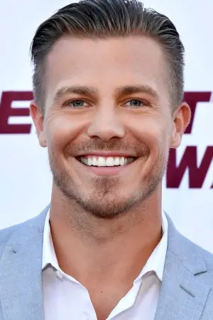 Фото Майкл Роарк #109375