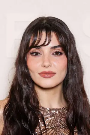 Фото Ханде Эрчел (Hande Erçel) #349097