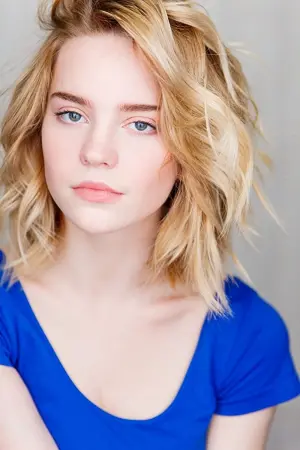 Фото Софи Тэтчер (Sophie Thatcher) #40274