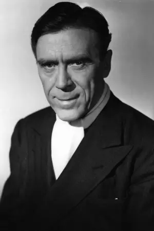 Фото Лео Дж. Кэрролл #82613