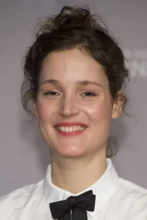 Фото Вики Крипс (Vicky Krieps) #3995