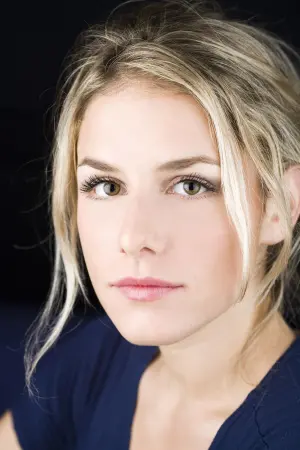 Фото Аликс Уилтон Реган (Alix Wilton Regan) #207899