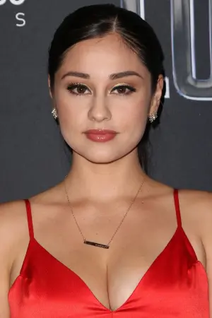 Фото  (Yvette Monreal) #39759