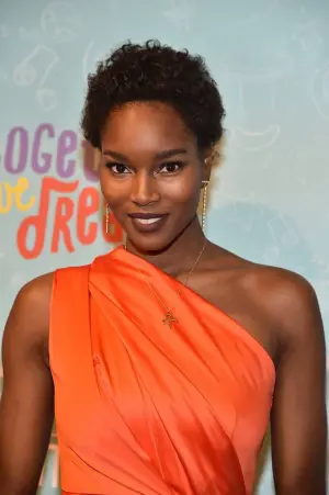 Фото Дамарис Льюис #50334